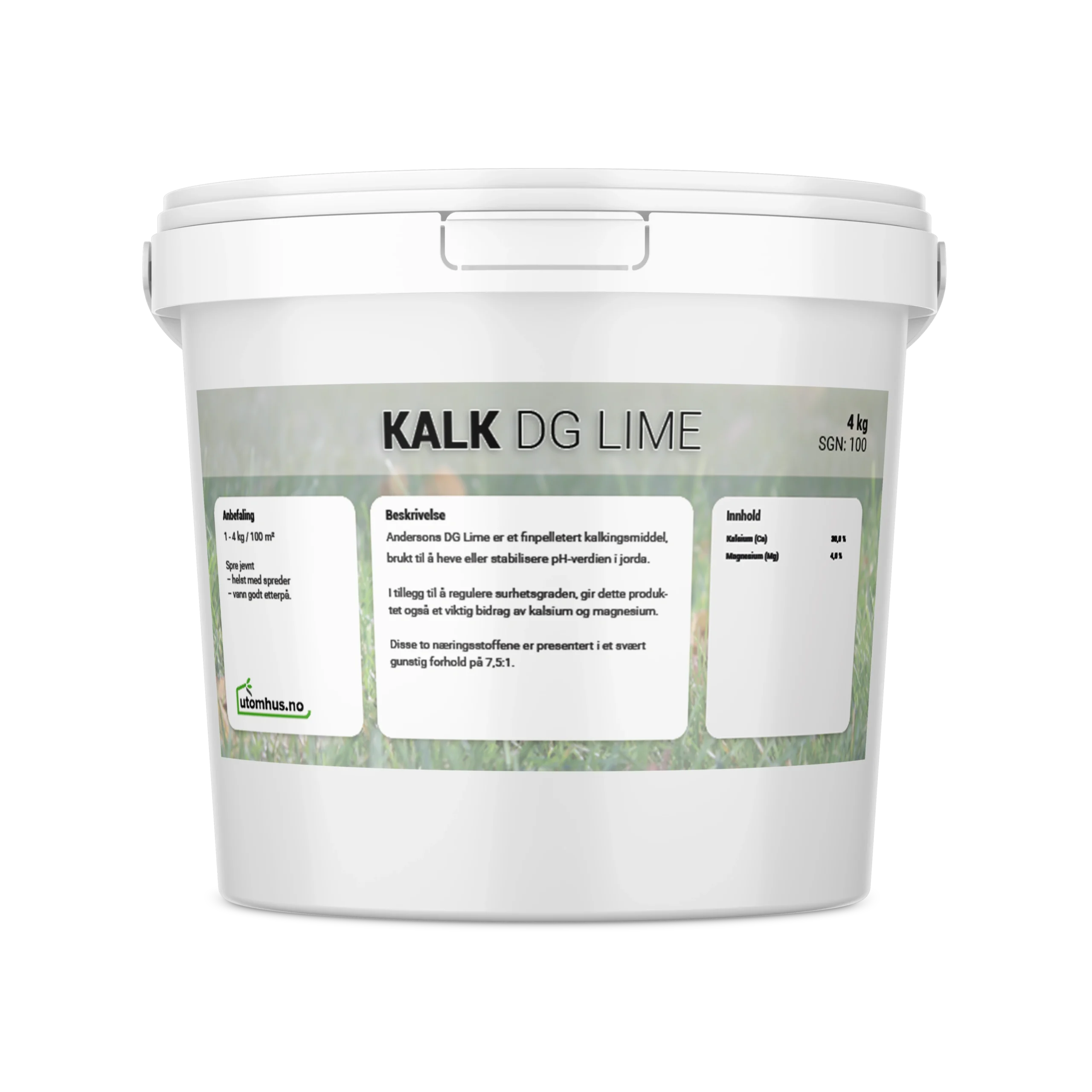 Hvit plastbøtte med lokk på svart bakgrunn, med etikett der det står «KALK DG LIME».